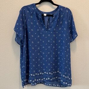 Women’s Old Navy tunic style Blue Floral Women's Top. New. Size XL